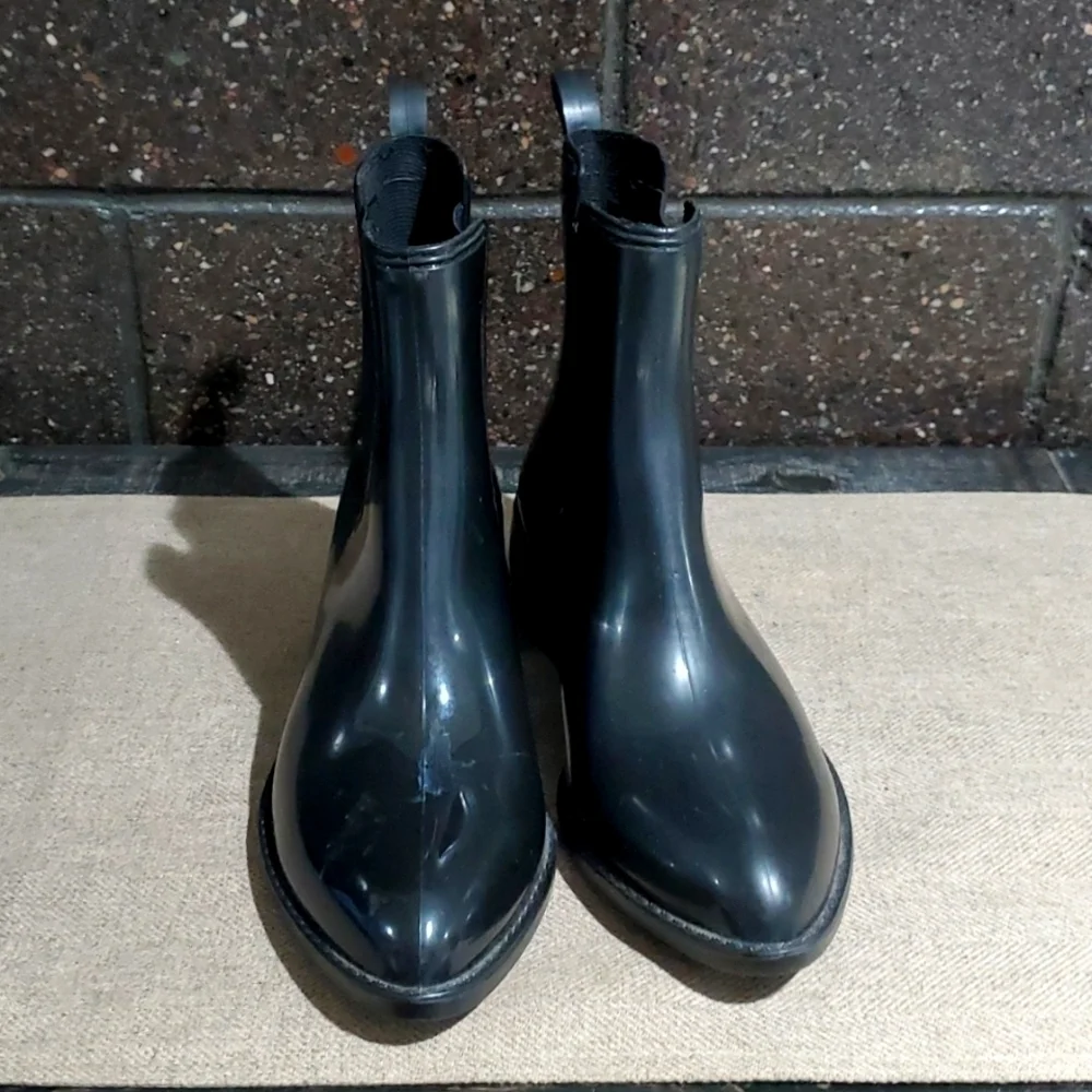 JEFFREY CAMPBELL BLACK CLASSIC RUBBER RAINBOOTS SIZE 9